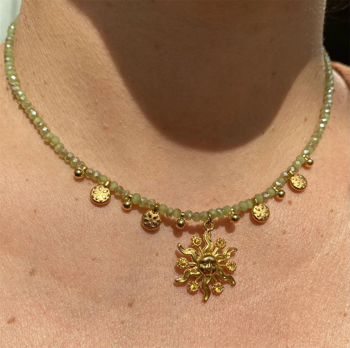 Vintage Sun Natural Stone Necklace Beaded Clavicle Chain Gold Coin Pendant Gold Plated Color Preserving