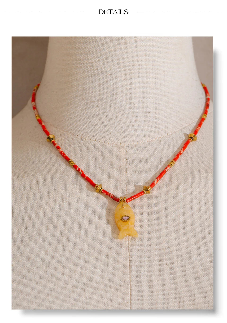 Natural stone geometric necklace in gold-plated stainless steel with natural stone.