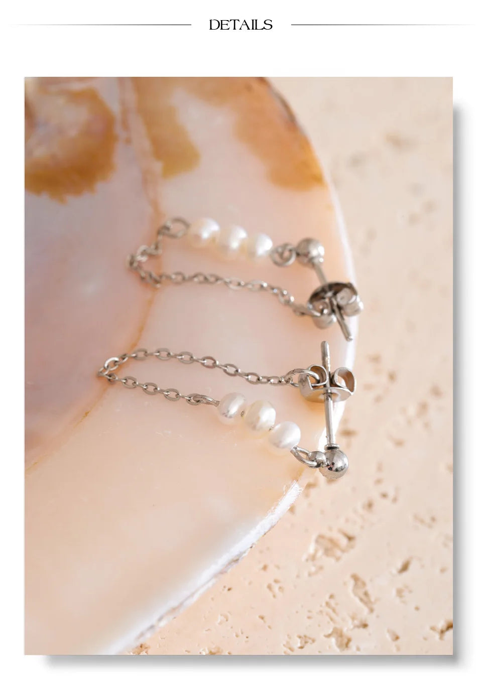 Freshwater pearl geometric chain earrings in gold-plated stainless steel with freshwater pearl.