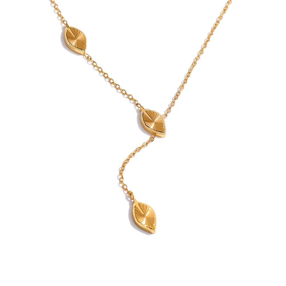 Chain necklace in gold-plated stainless steel.