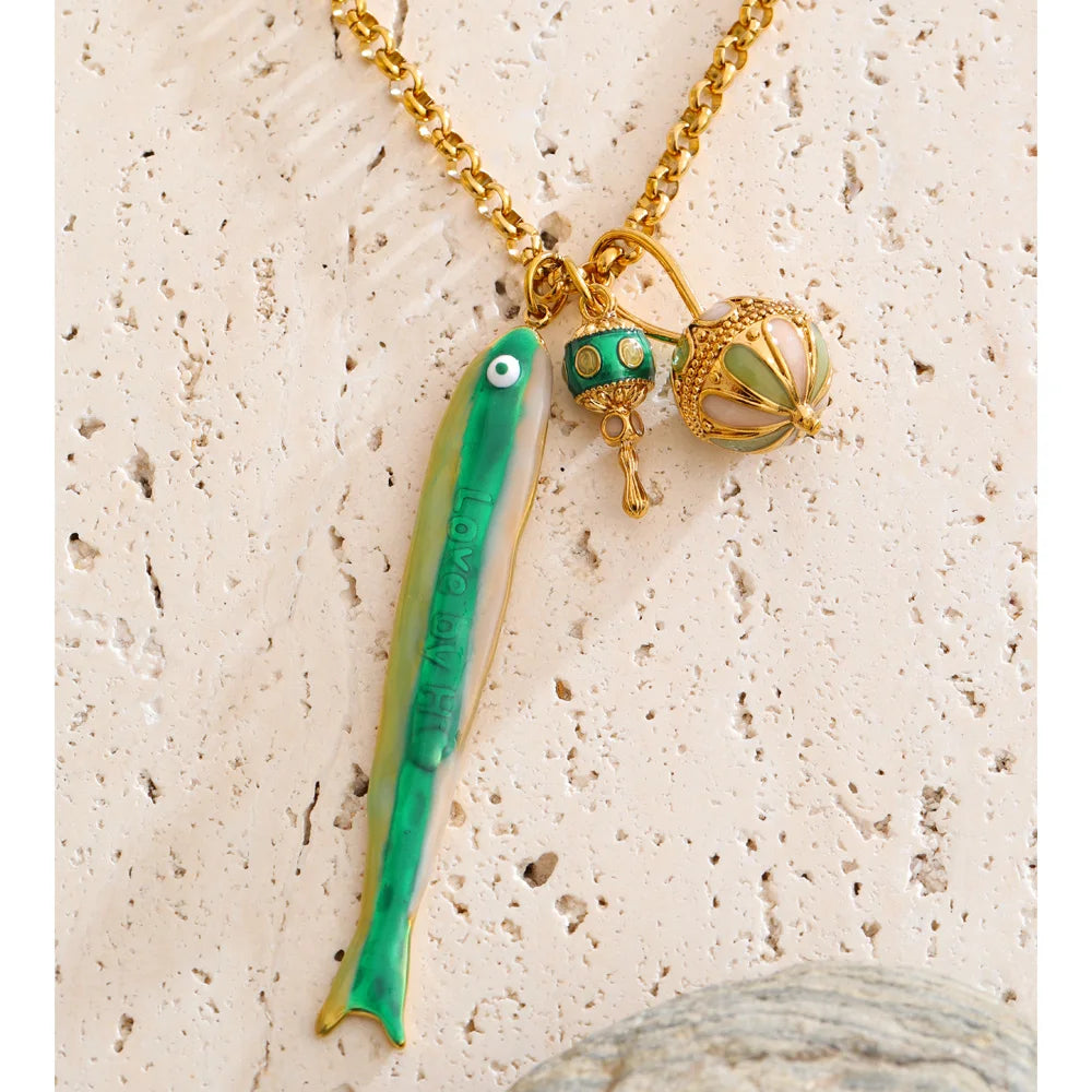 Enamel geometric chain necklace in gold-plated stainless steel with enamel.