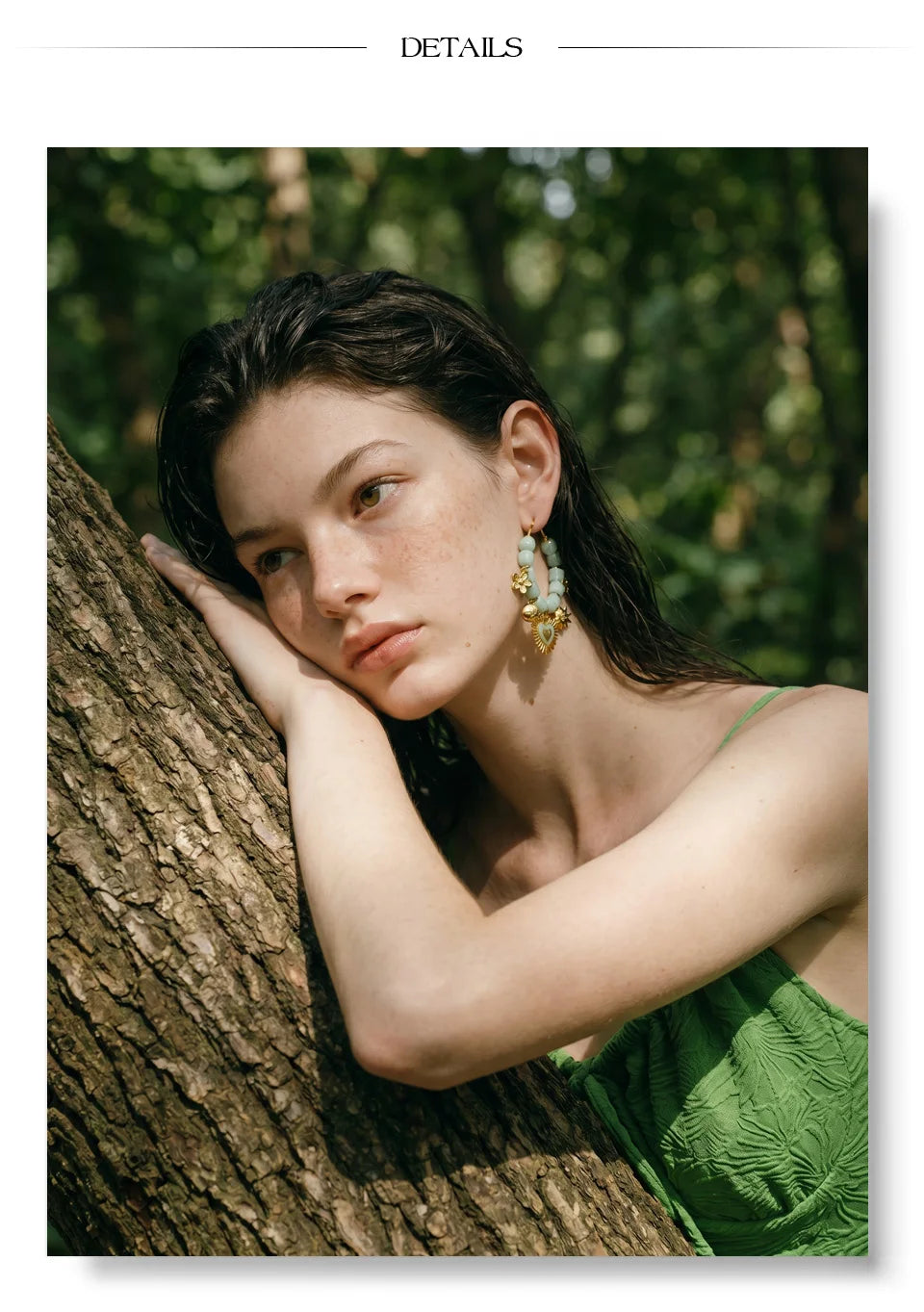 Resin acrylic heart earrings in gold-plated stainless steel with resin and acrylic.