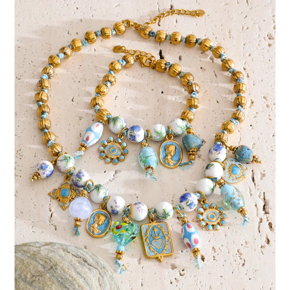 Heart beaded vintage necklace in gold-plated stainless steel.