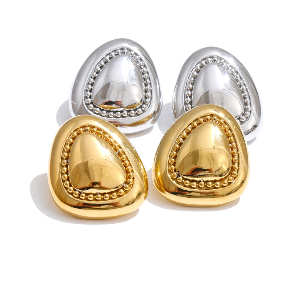 Geometric earrings in gold-plated stainless steel.