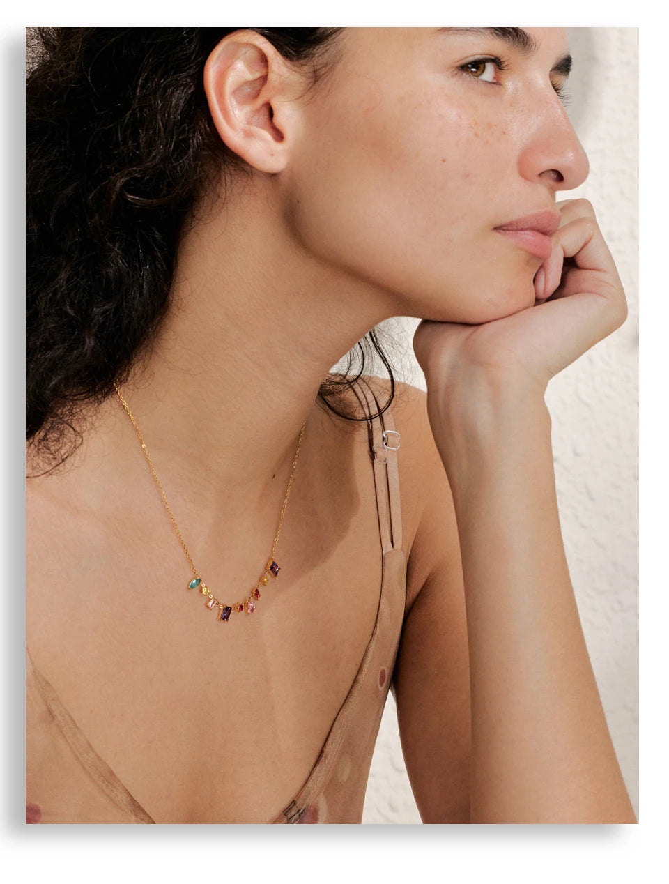 White cubic zirconia multi-color necklace in gold-plated stainless steel with cubic zirconia.