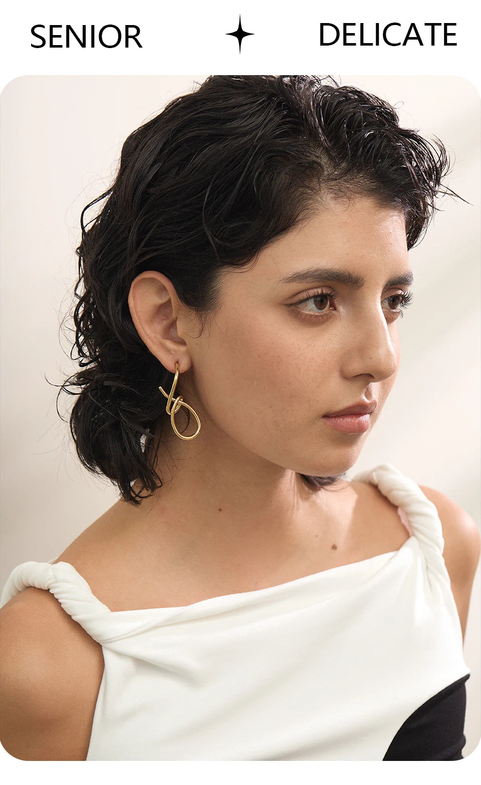 Geometric earrings in gold-plated stainless steel.