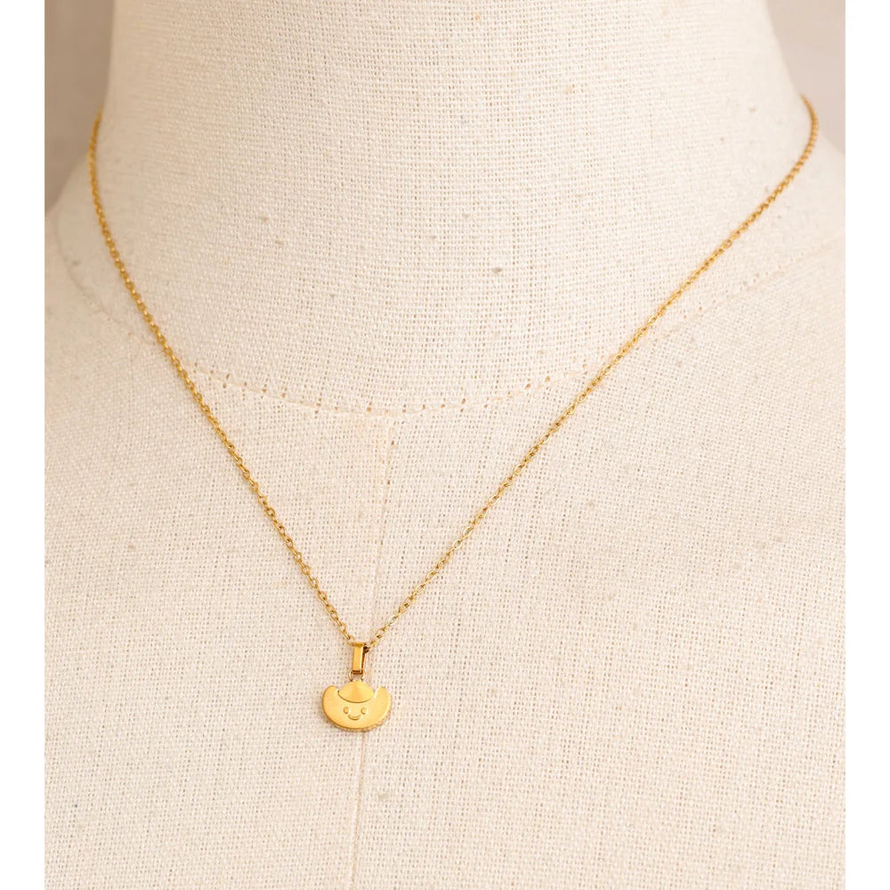 Geometric necklace in gold-plated stainless steel.