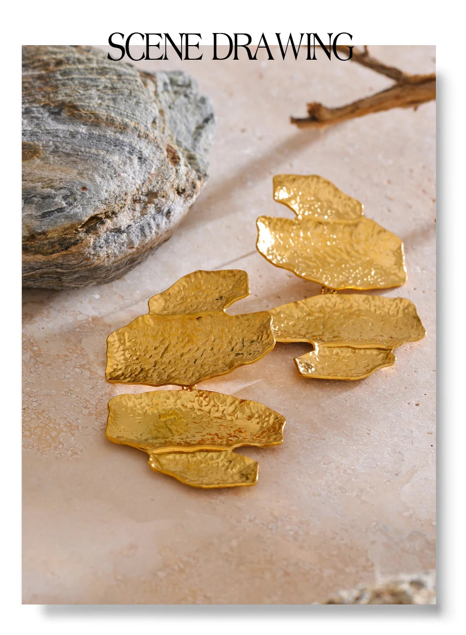 Hammered geometric earrings in gold-plated stainless steel.