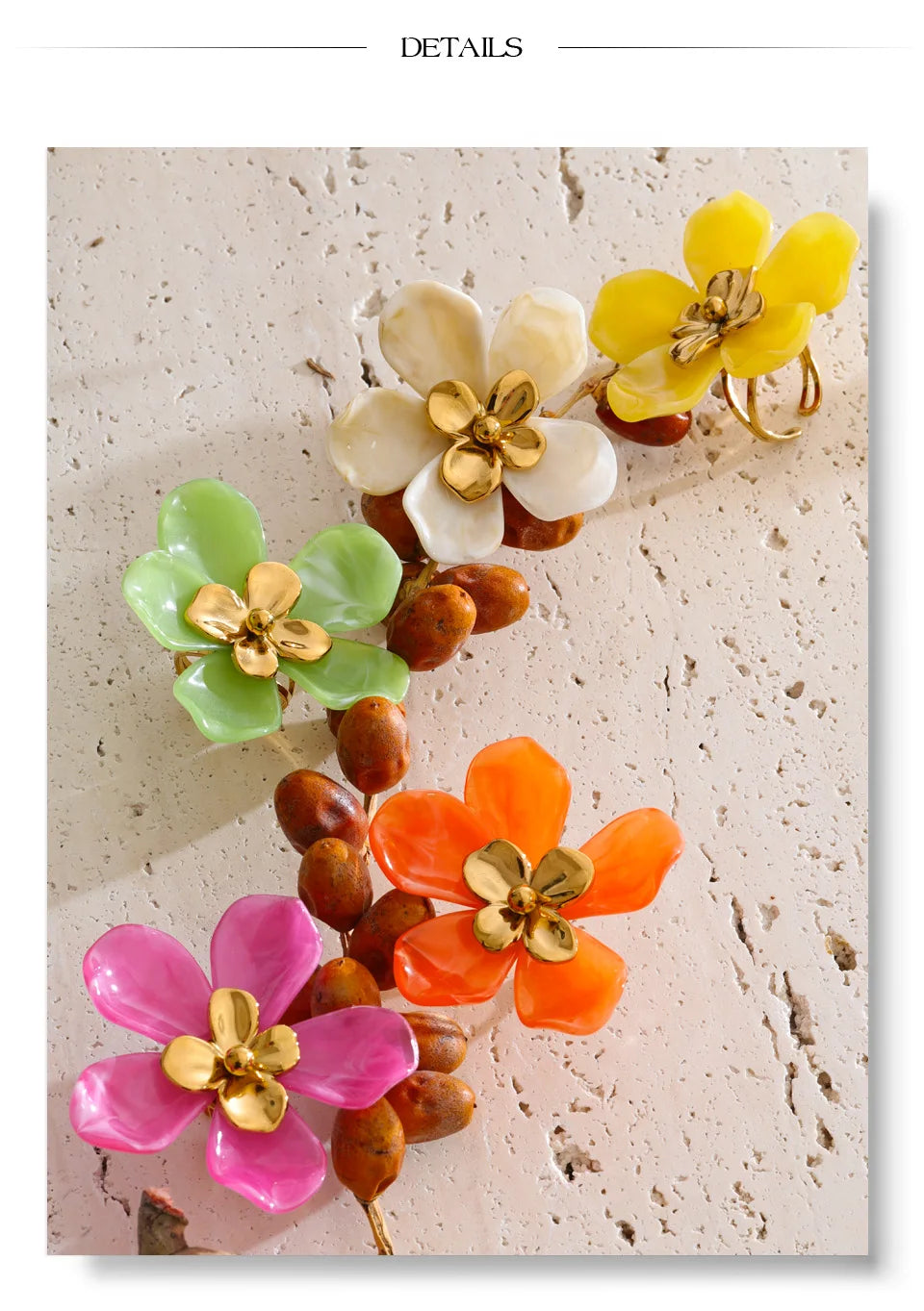 Resin flower ring in 18K gold-plated stainless steel with resin.