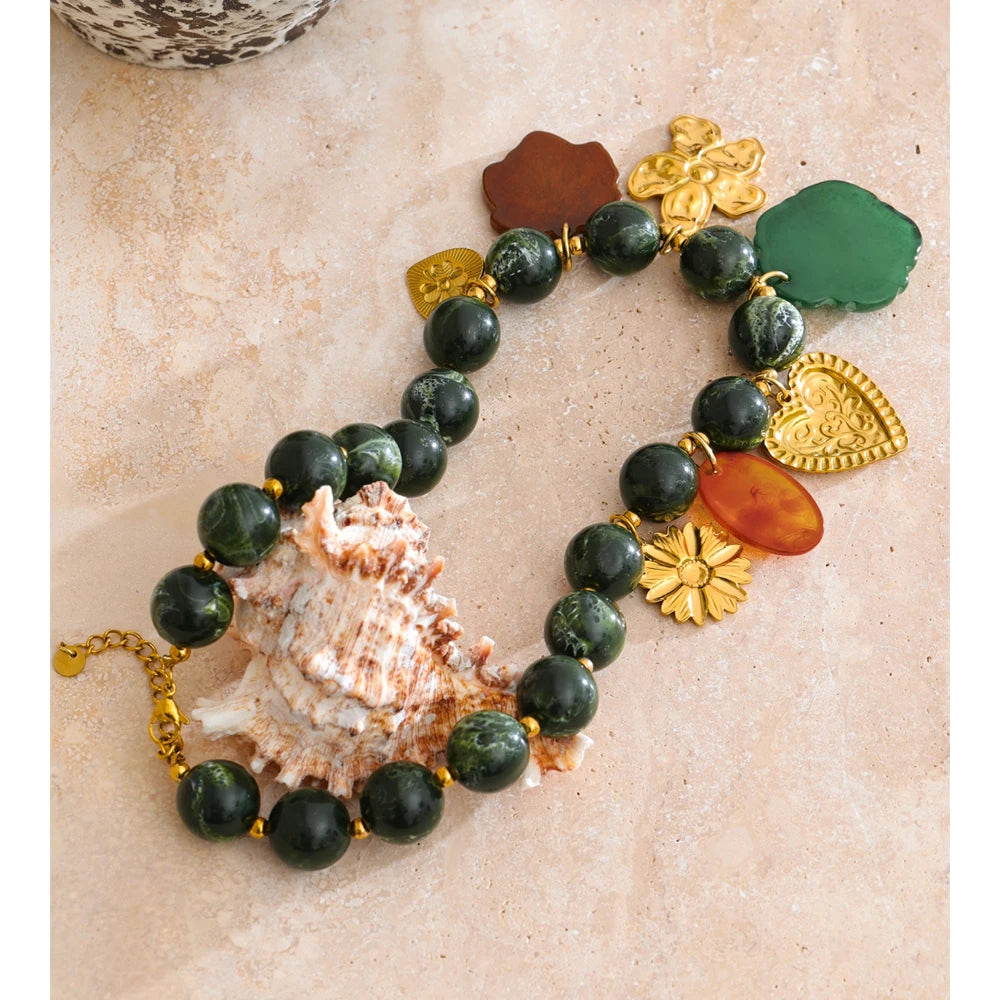 Green resin acrylic necklace in gold-plated stainless steel with resin and acrylic.