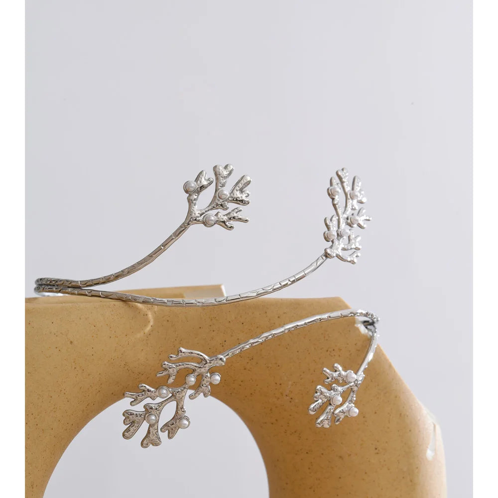 Pearl bracelet in gold-plated stainless steel with pearl.