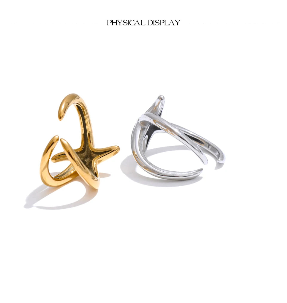 Star geometric ring in gold-plated stainless steel.