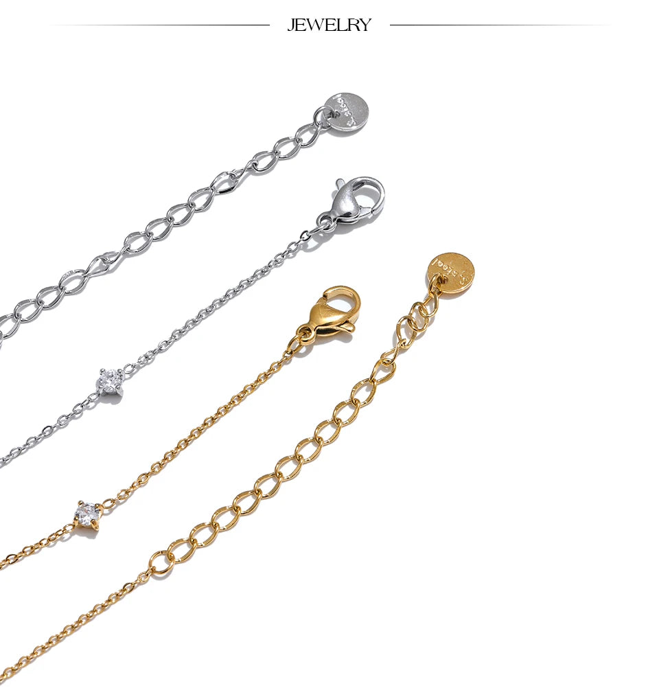 Cubic zirconia geometric necklace in gold-plated stainless steel with cubic zirconia.