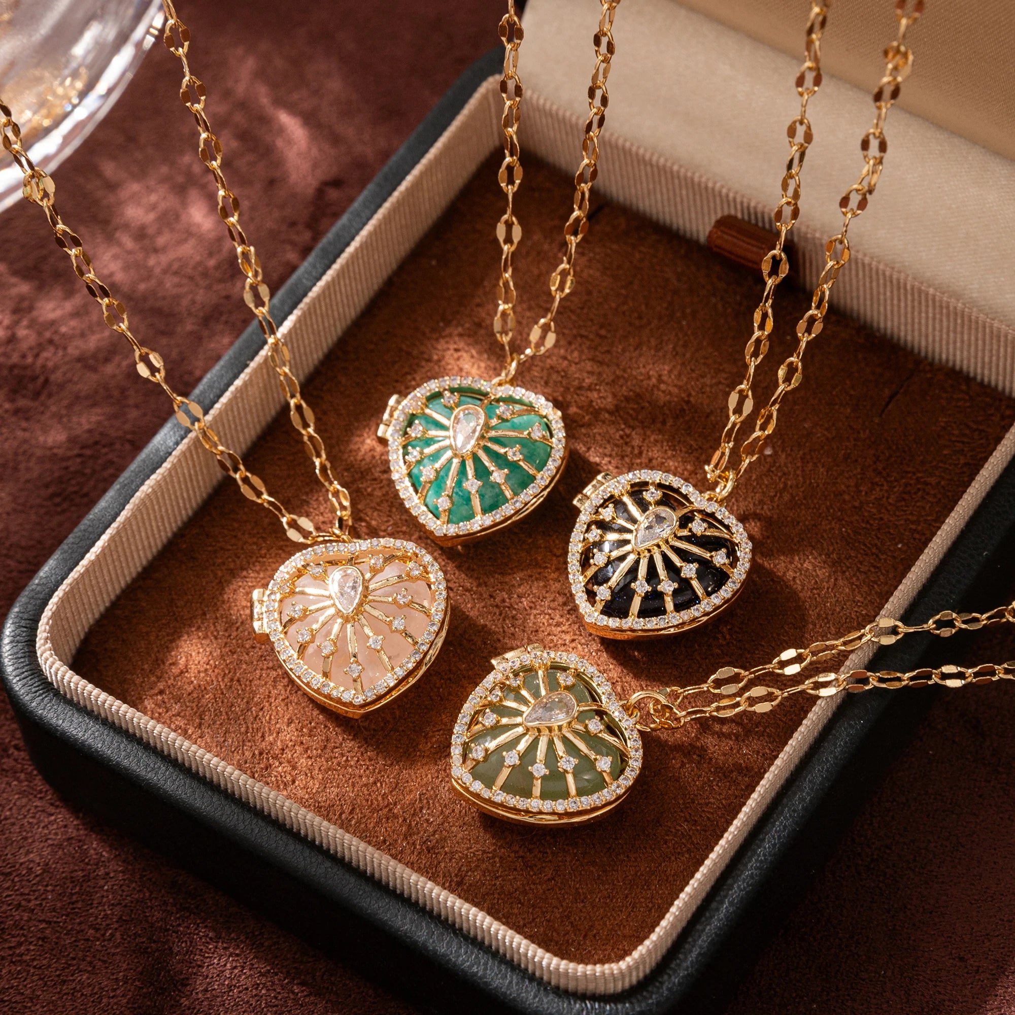 New Natural Stone Round Opening Necklace for Women with Peach Heart Opening, Gold Plated and Color Preserving