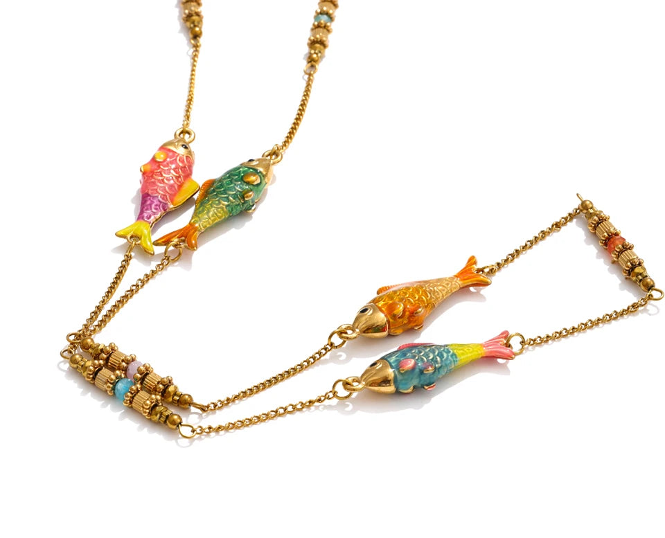 Enamel geometric chain necklace in gold-plated stainless steel with enamel.