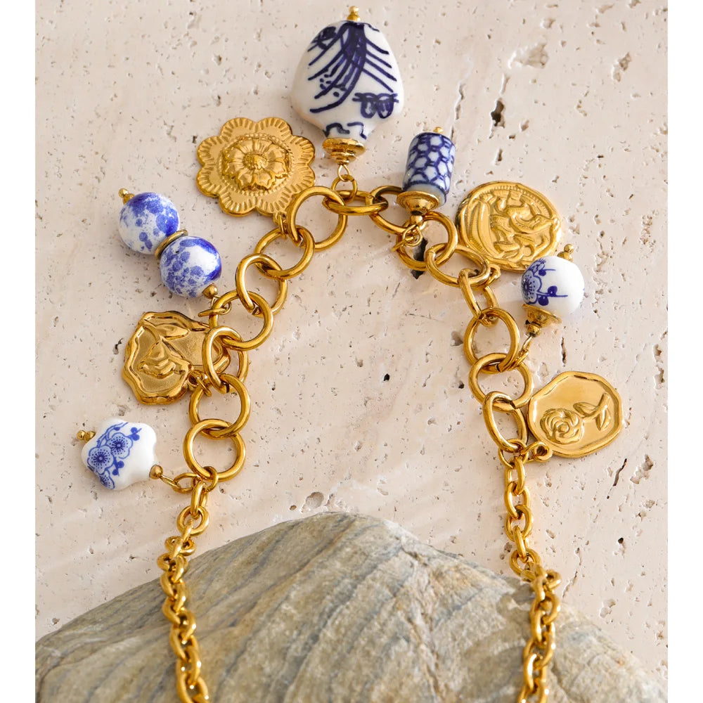 Heart flower star necklace in gold-plated stainless steel.