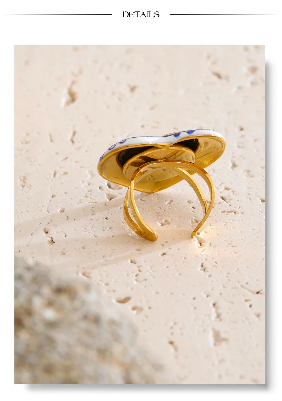 Heart ring in 18K gold-plated stainless steel.