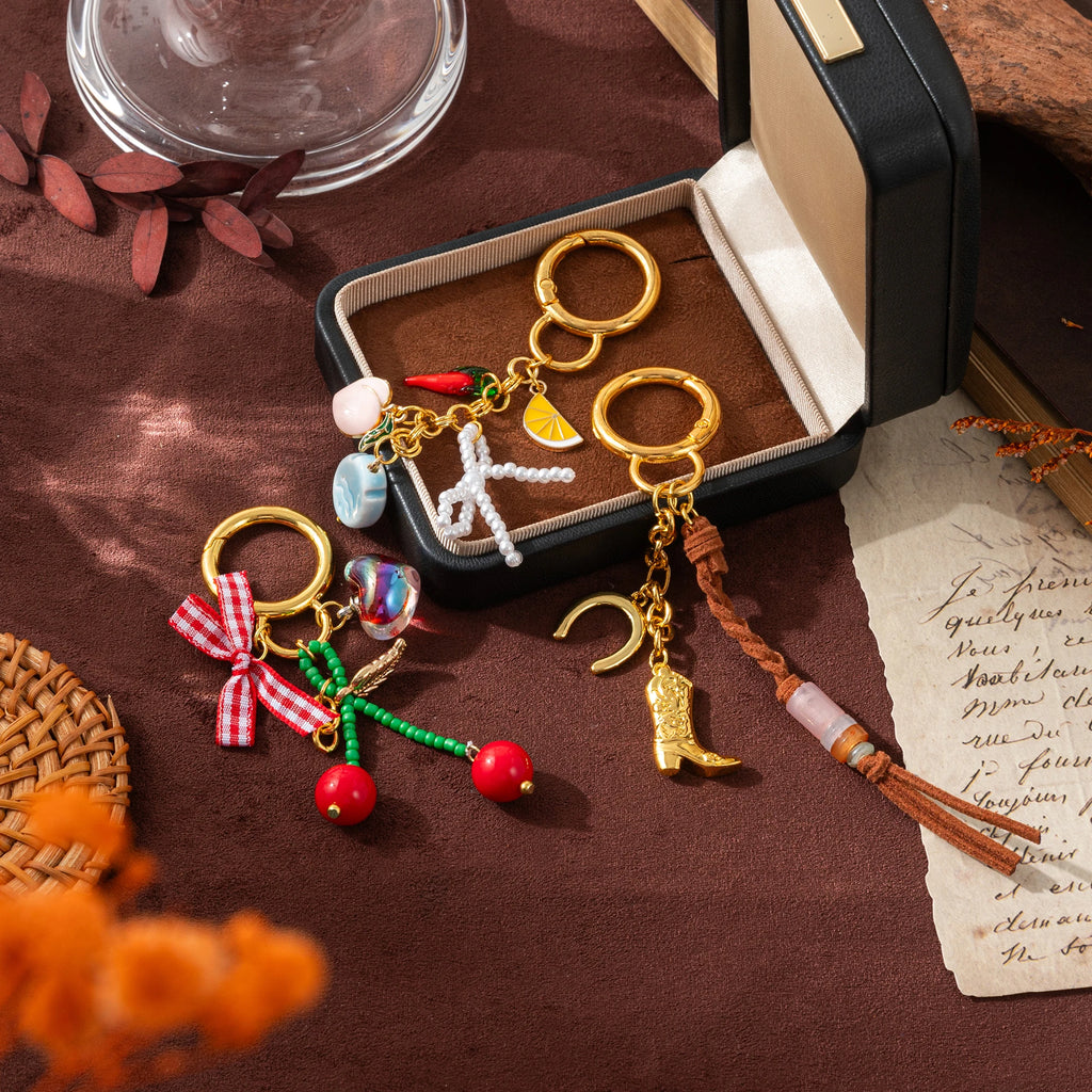 DIY fashionable keychain bag pendant to match with brooch accessories Keychain for bags