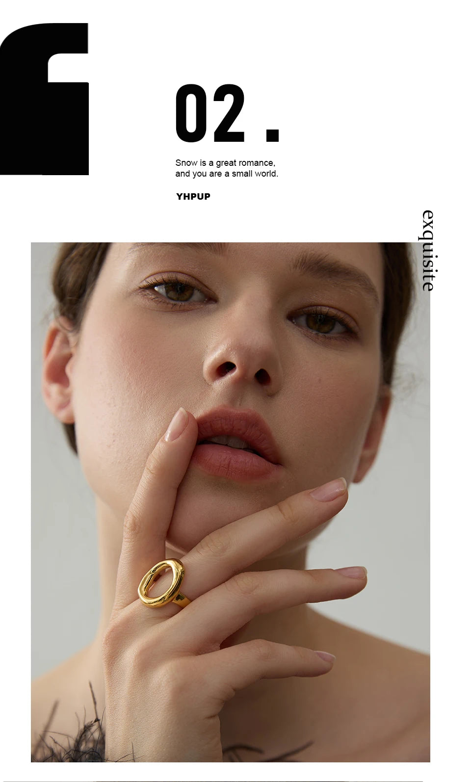 Minimalist geometric ring in 18K gold-plated stainless steel.