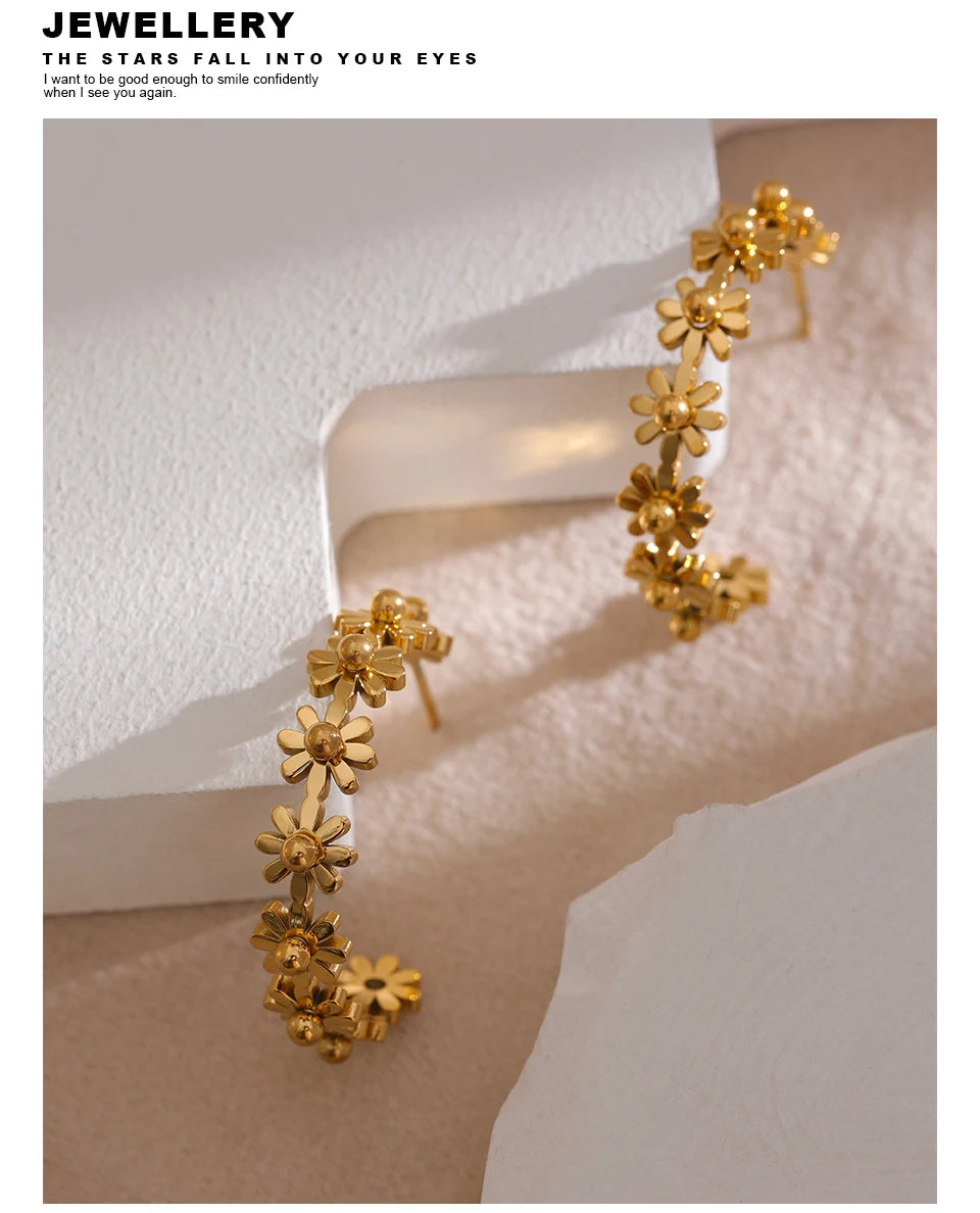 Flower Geometric Earrings — Gold-Plated Stainless Steel · PS1873