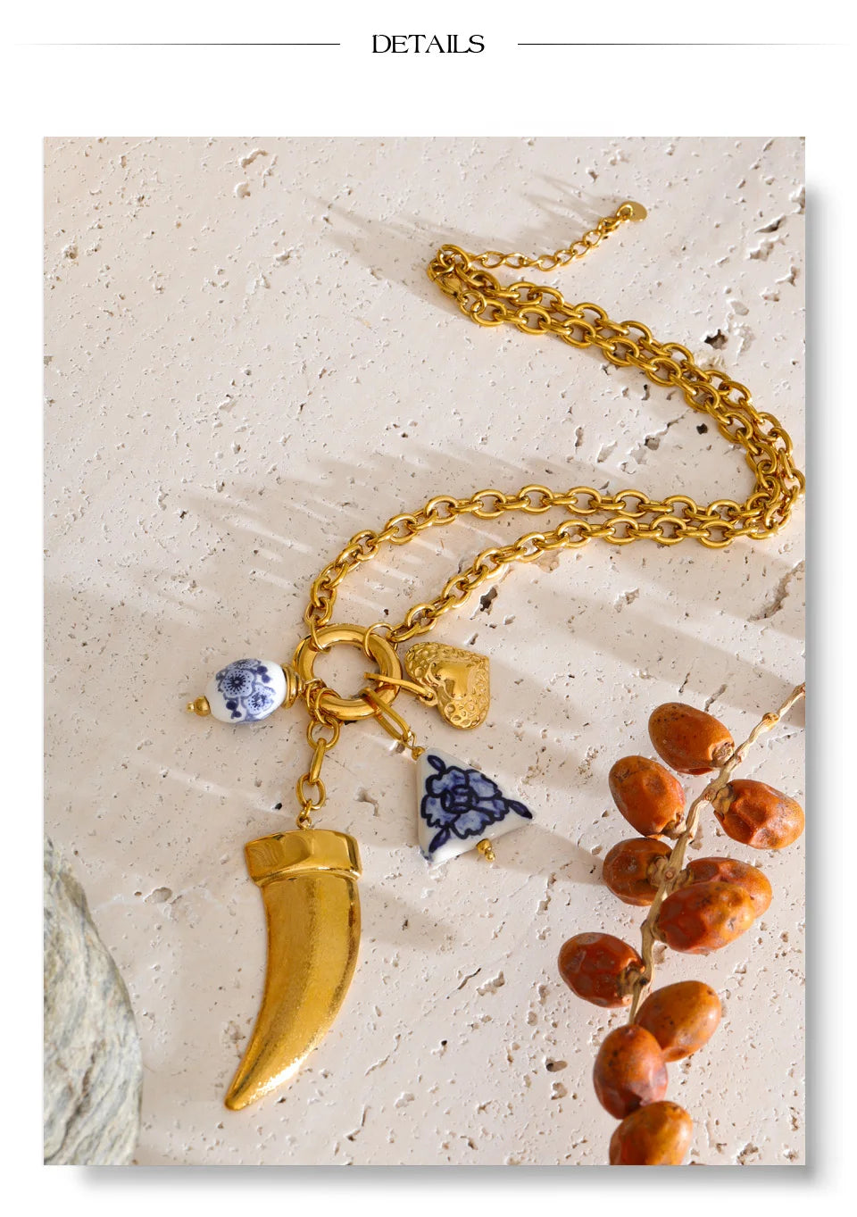 Heart geometric necklace in gold-plated stainless steel.