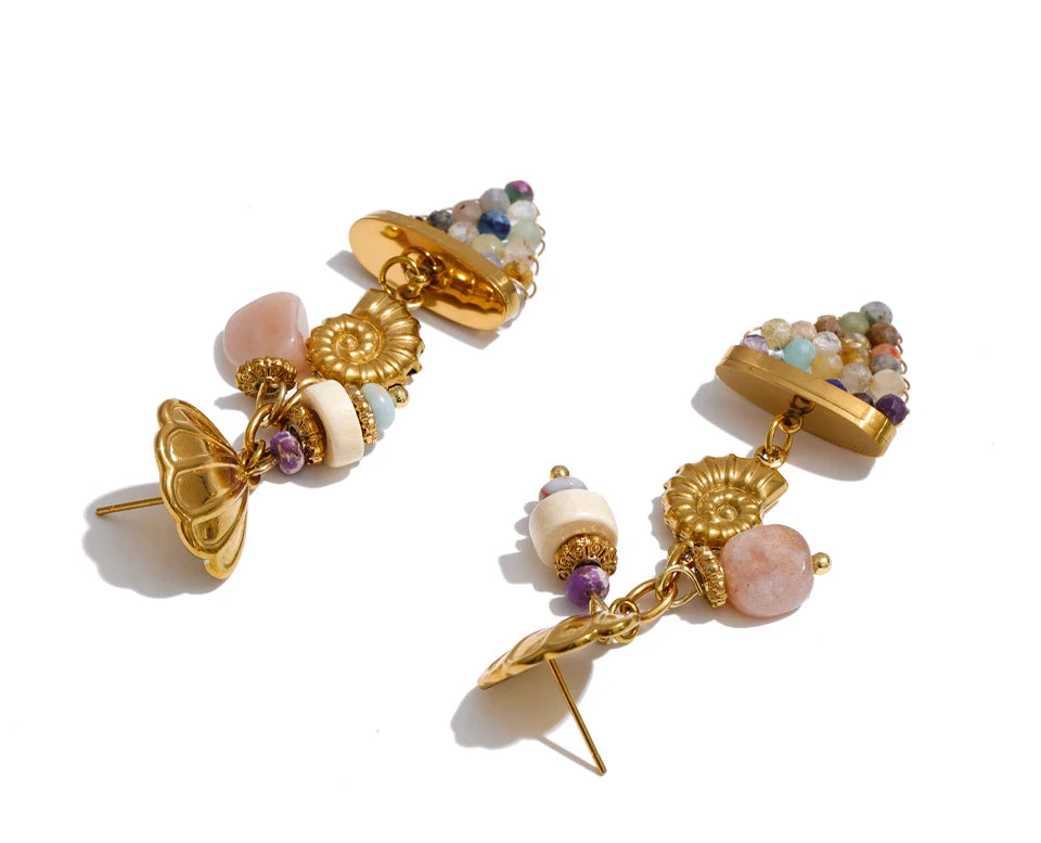 Shell natural stone geometric earrings in gold-plated stainless steel with natural stone and shell.