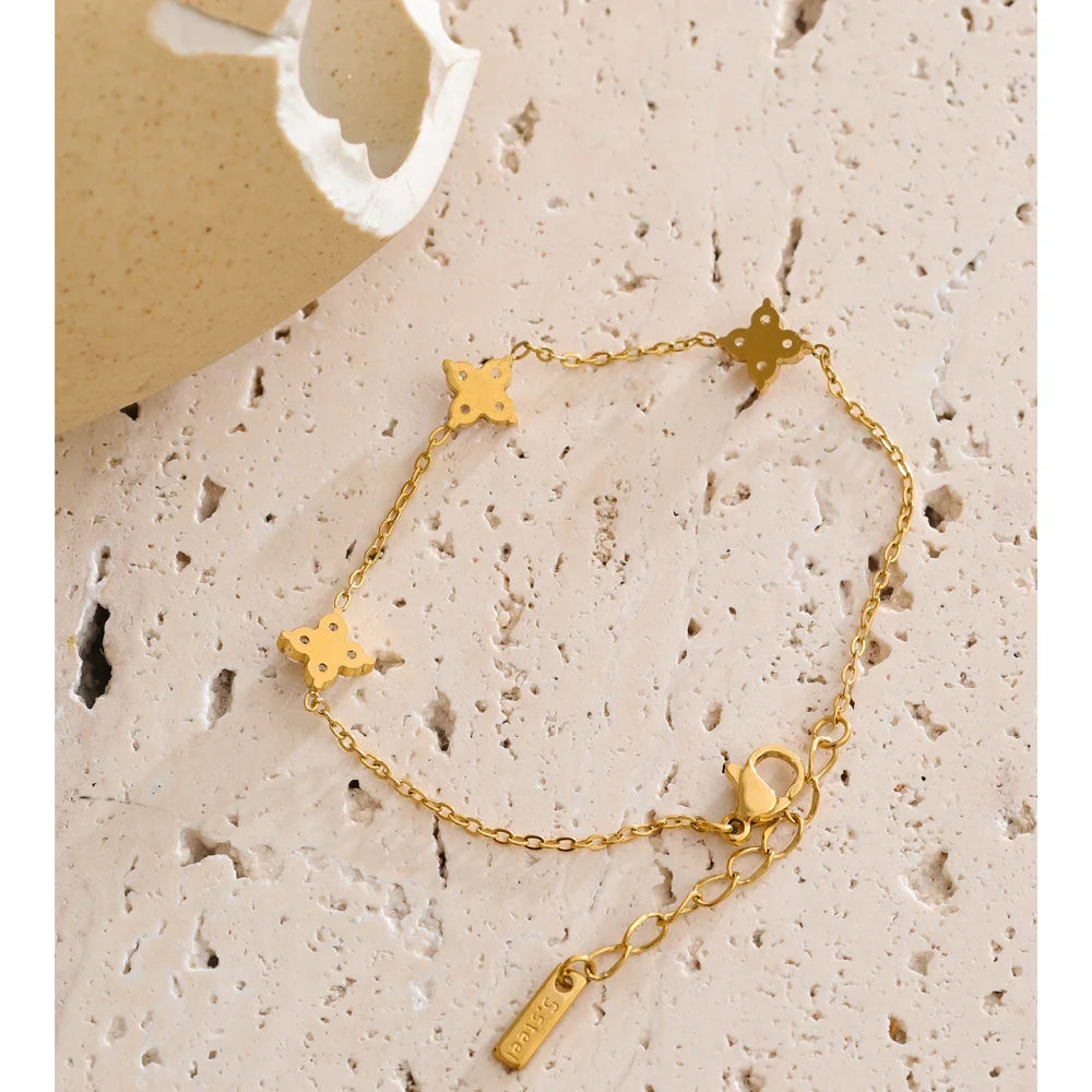 Cubic Zirconia Flower Chain Bracelet — Gold-Plated Stainless Steel with Cubic Zirconia · PS1539
