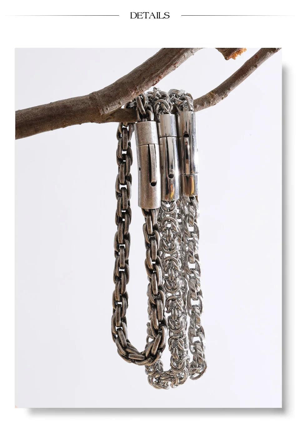 Geometric chain necklace in gold-plated stainless steel.