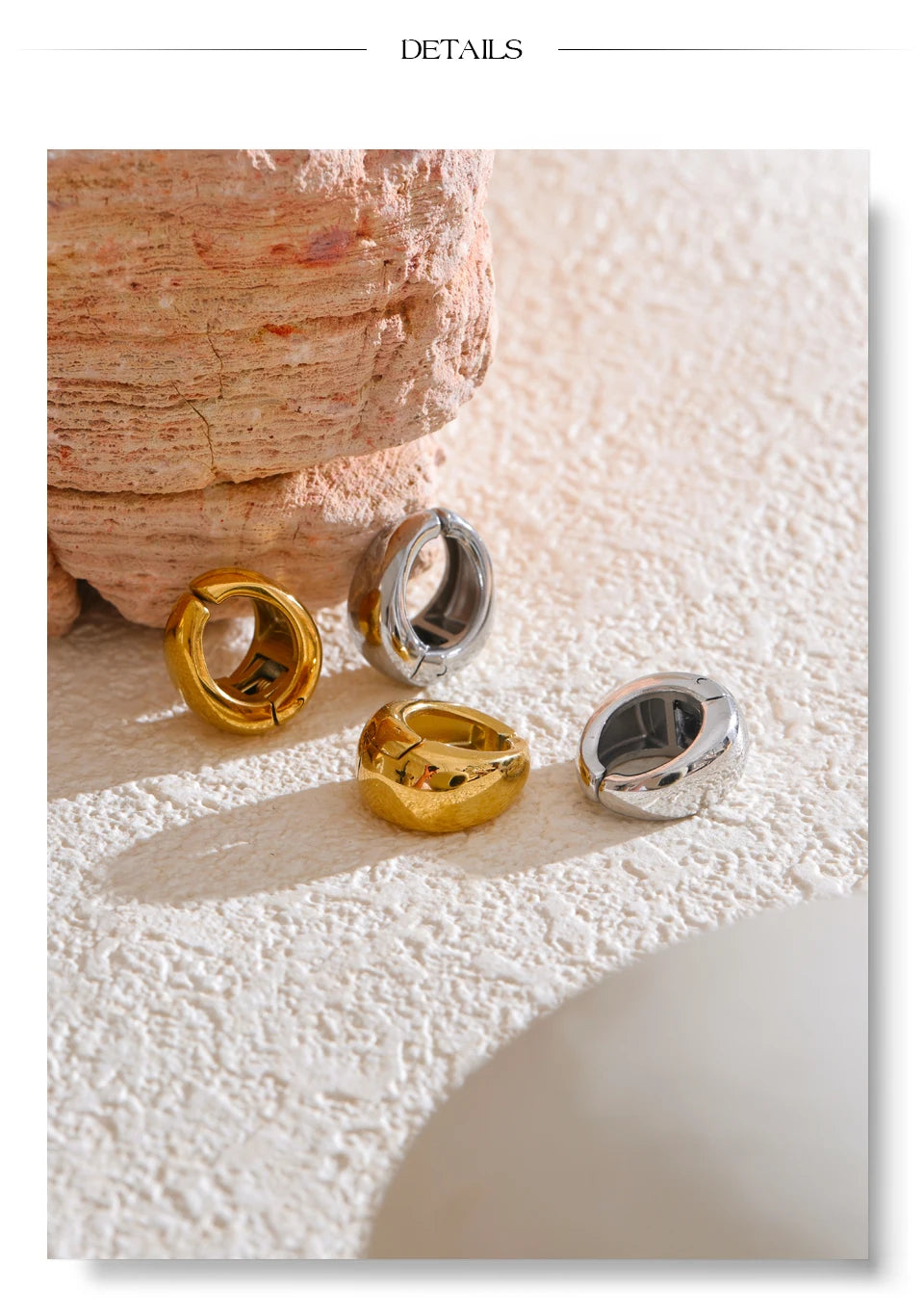 Geometric earrings in gold-plated stainless steel.