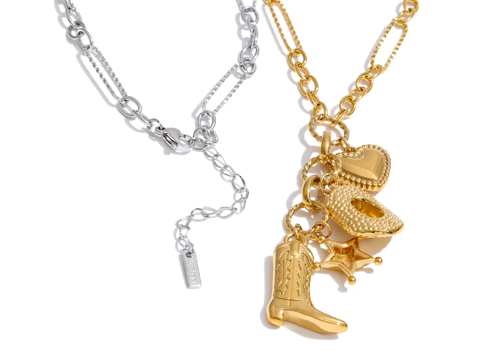 Heart star geometric necklace in gold-plated stainless steel.