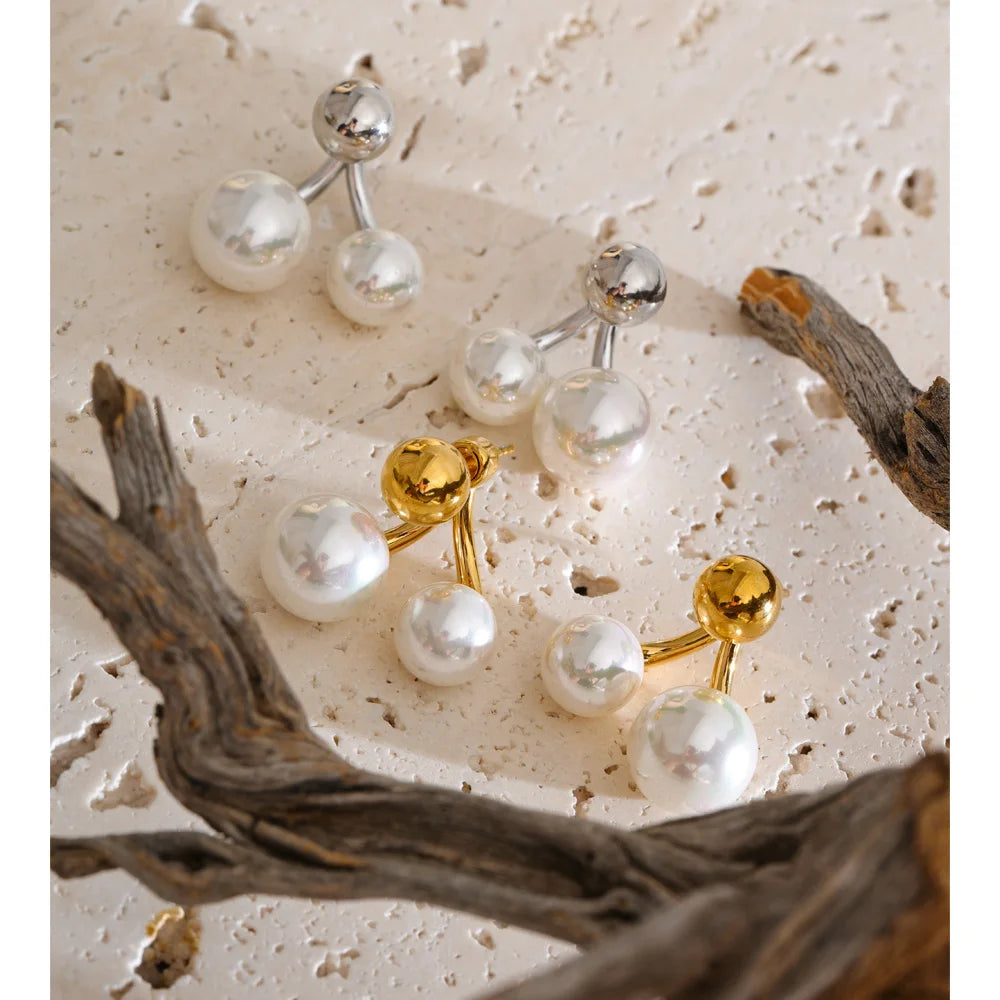 Pearl geometric earrings in gold-plated stainless steel with pearl.