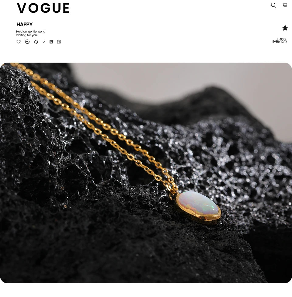 Natural stone minimalist geometric necklace in gold-plated stainless steel with natural stone.