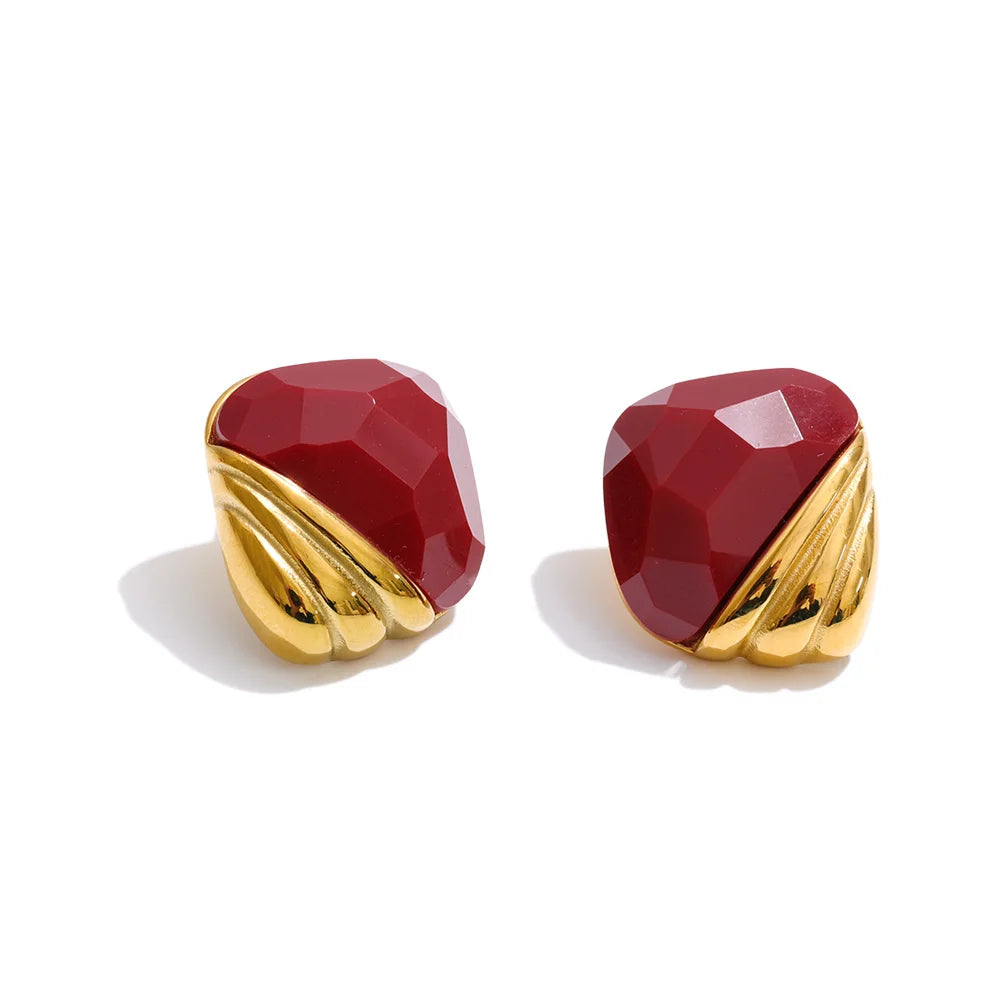 Resin acrylic geometric earrings in gold-plated stainless steel with resin and acrylic.