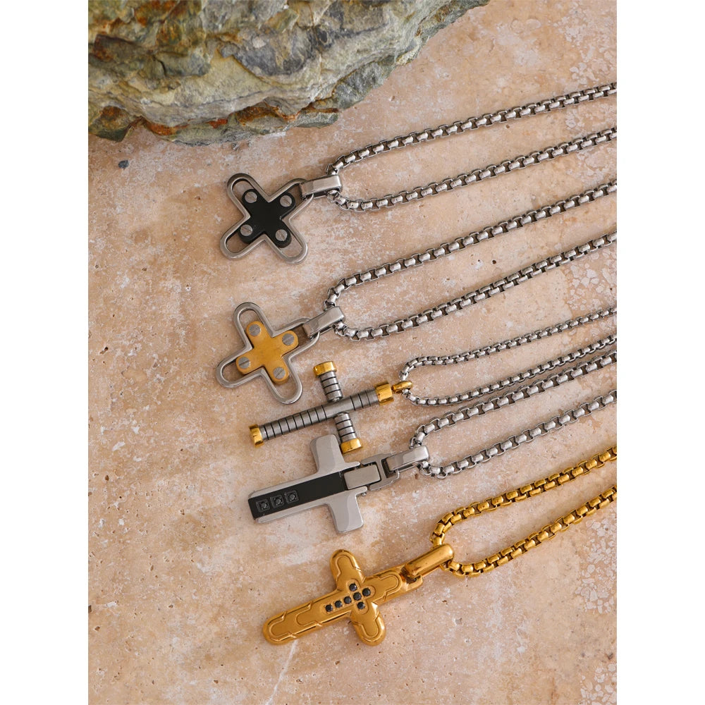Cross necklace in gold-plated stainless steel.