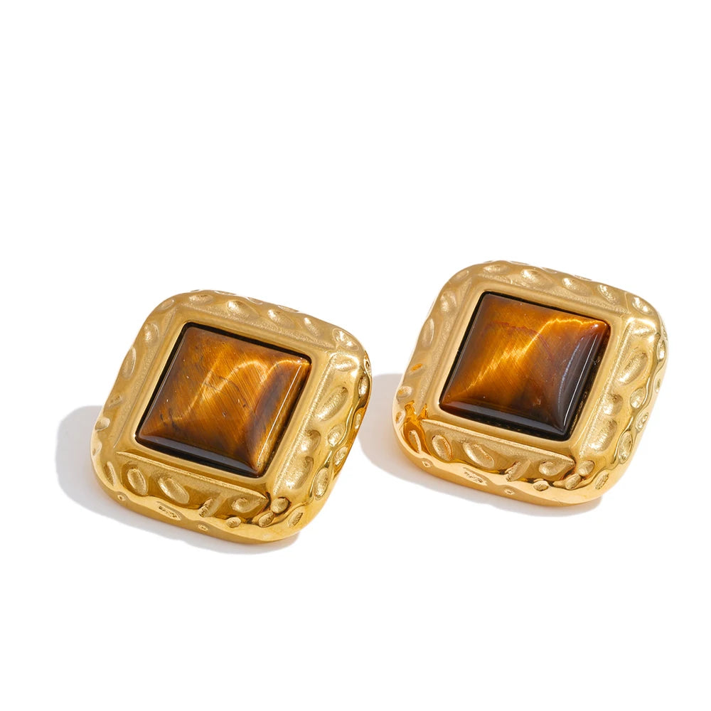 Natural stone geometric earrings in gold-plated stainless steel with natural stone.