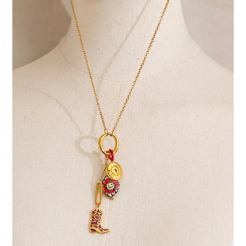 Flower geometric necklace in gold-plated stainless steel.