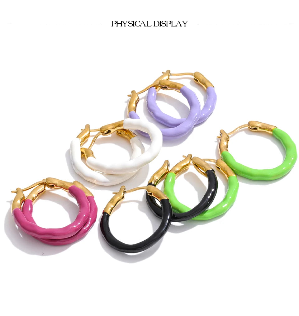 Multi-color y2k geometric earrings in gold-plated stainless steel.