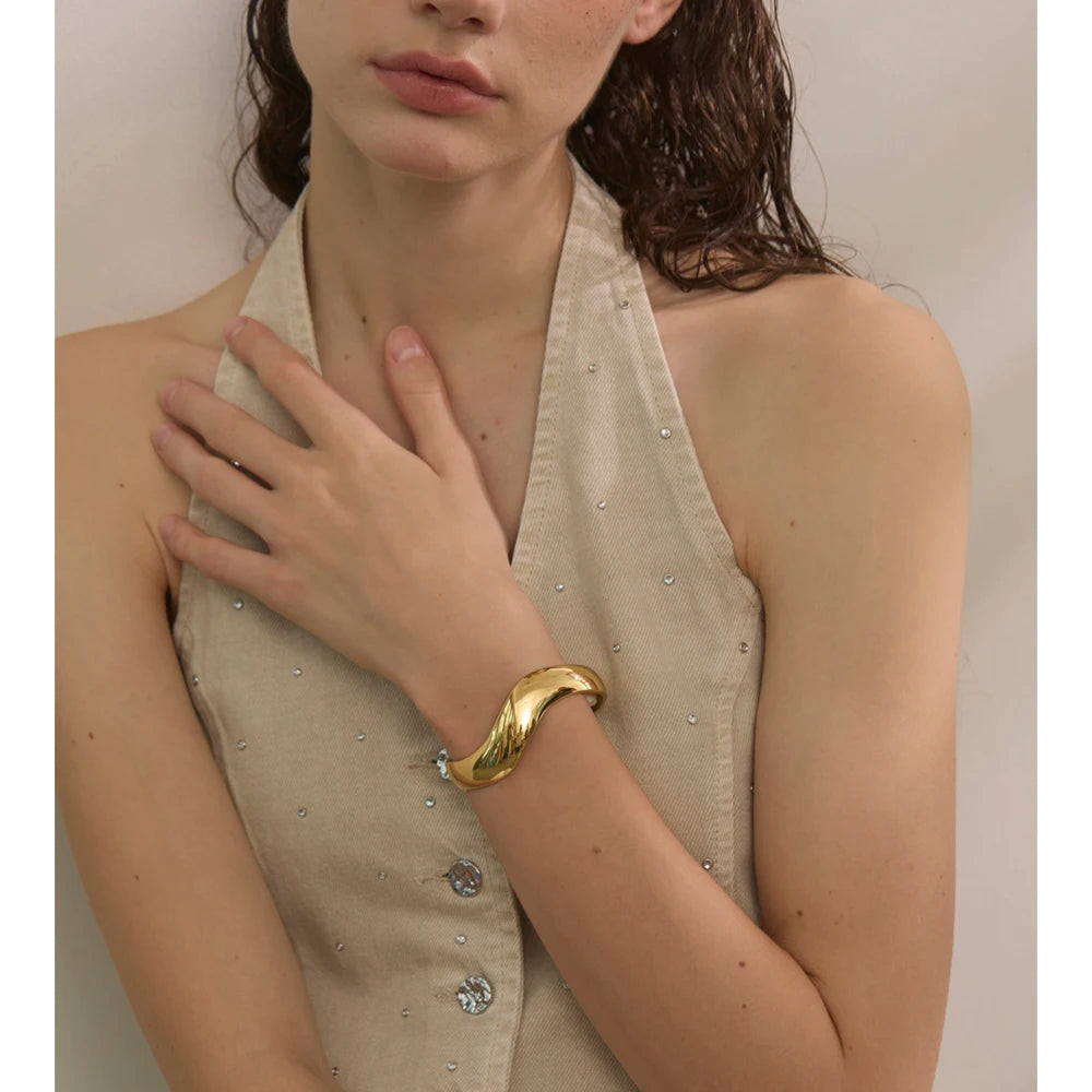 Minimalist Geometric Bracelet — Gold-Plated Stainless Steel · PS1688