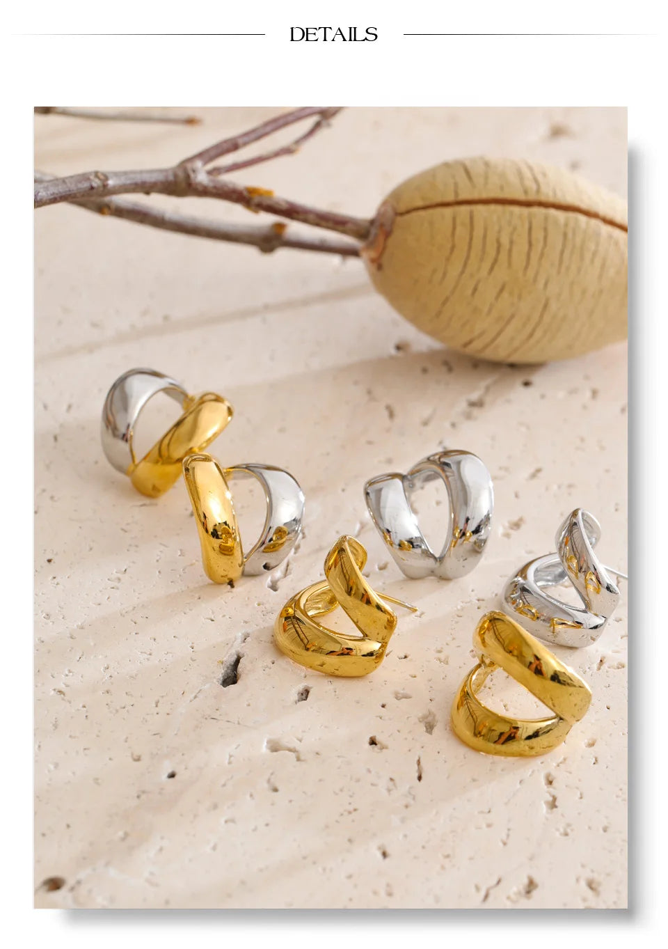 Geometric earrings in gold-plated stainless steel.