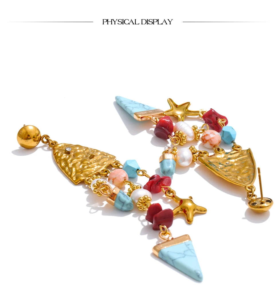 Freshwater pearl resin geometric earrings in gold-plated 316L stainless steel with freshwater pearl and resin.