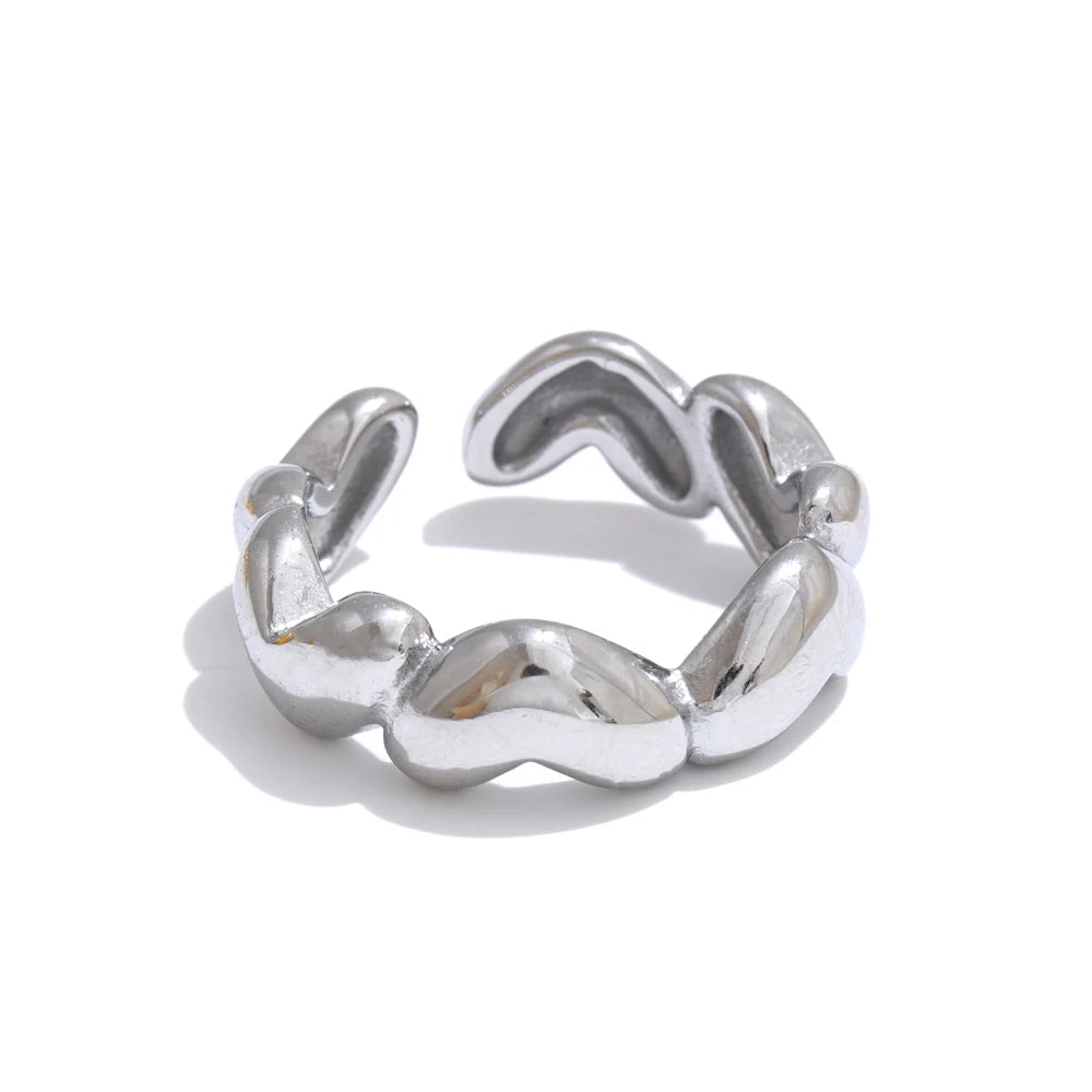Heart geometric ring in 18K gold-plated stainless steel.