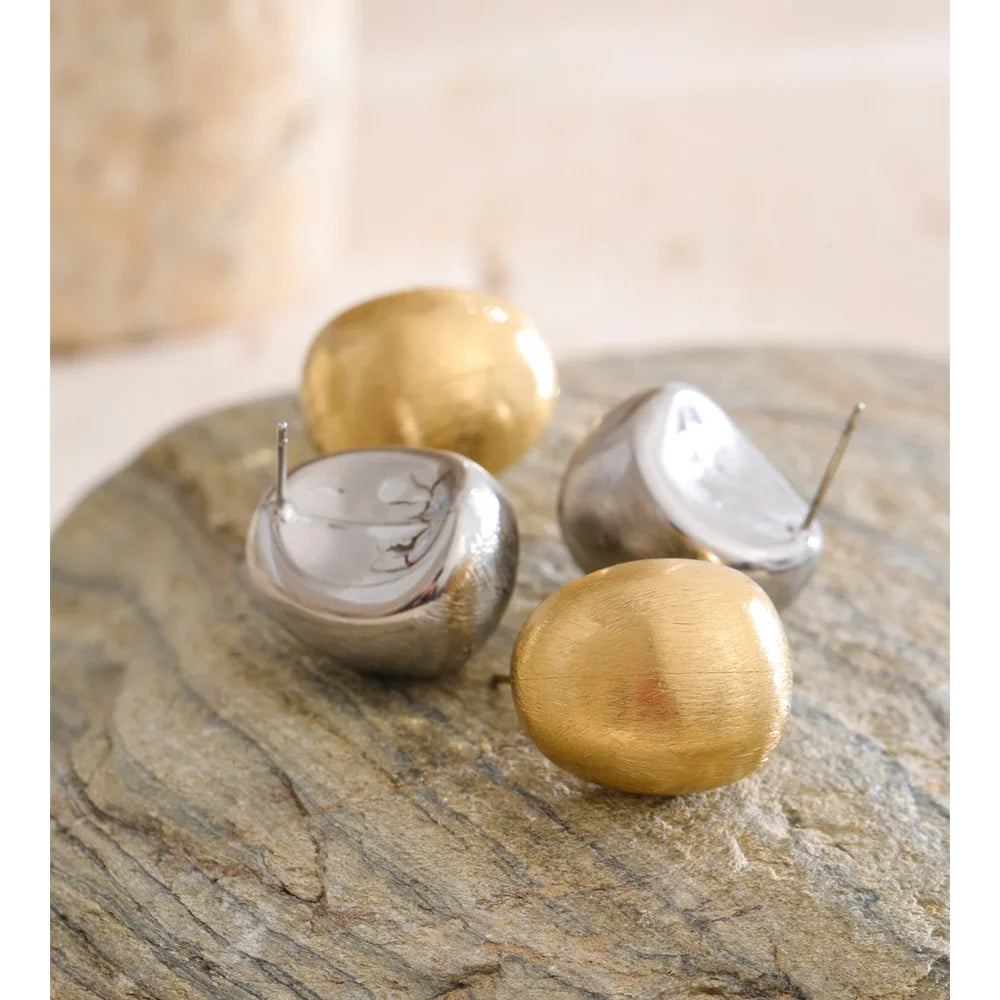 Vintage geometric earrings in gold-plated stainless steel.