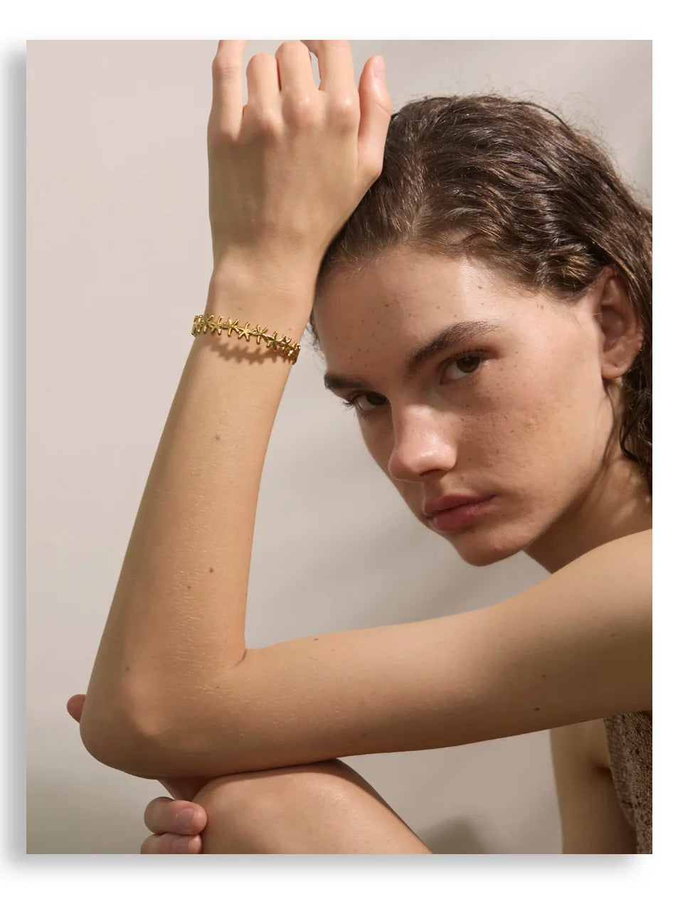 Shell Star Geometric Bracelet — Gold-Plated Stainless Steel with Shell · PS2123