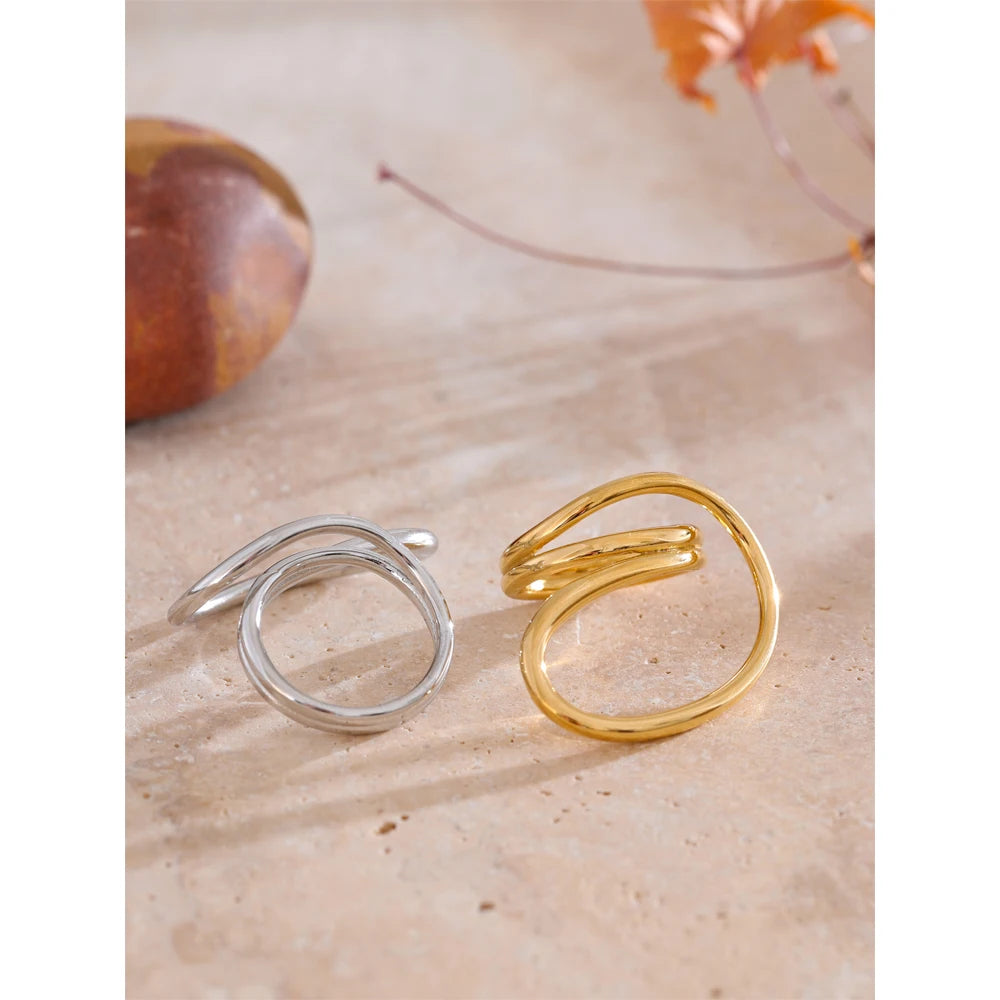 Geometric ring in 18K gold-plated stainless steel.
