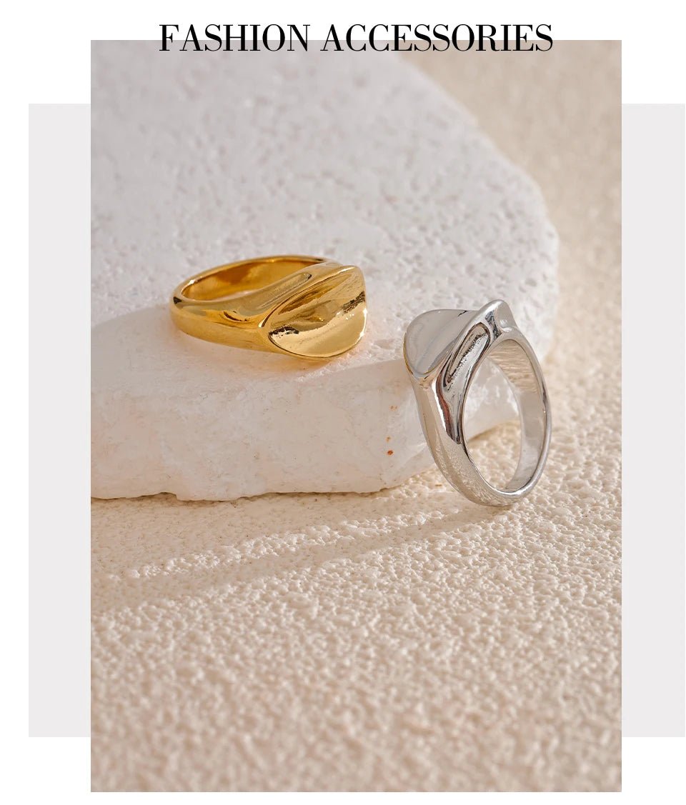 Geometric ring in gold-plated stainless steel.