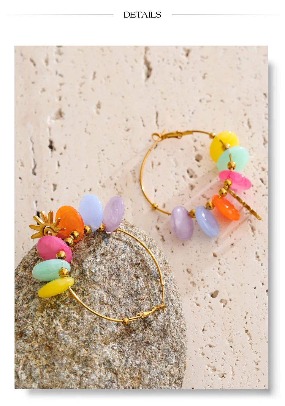 Resin sun geometric earrings in gold-plated stainless steel with resin.