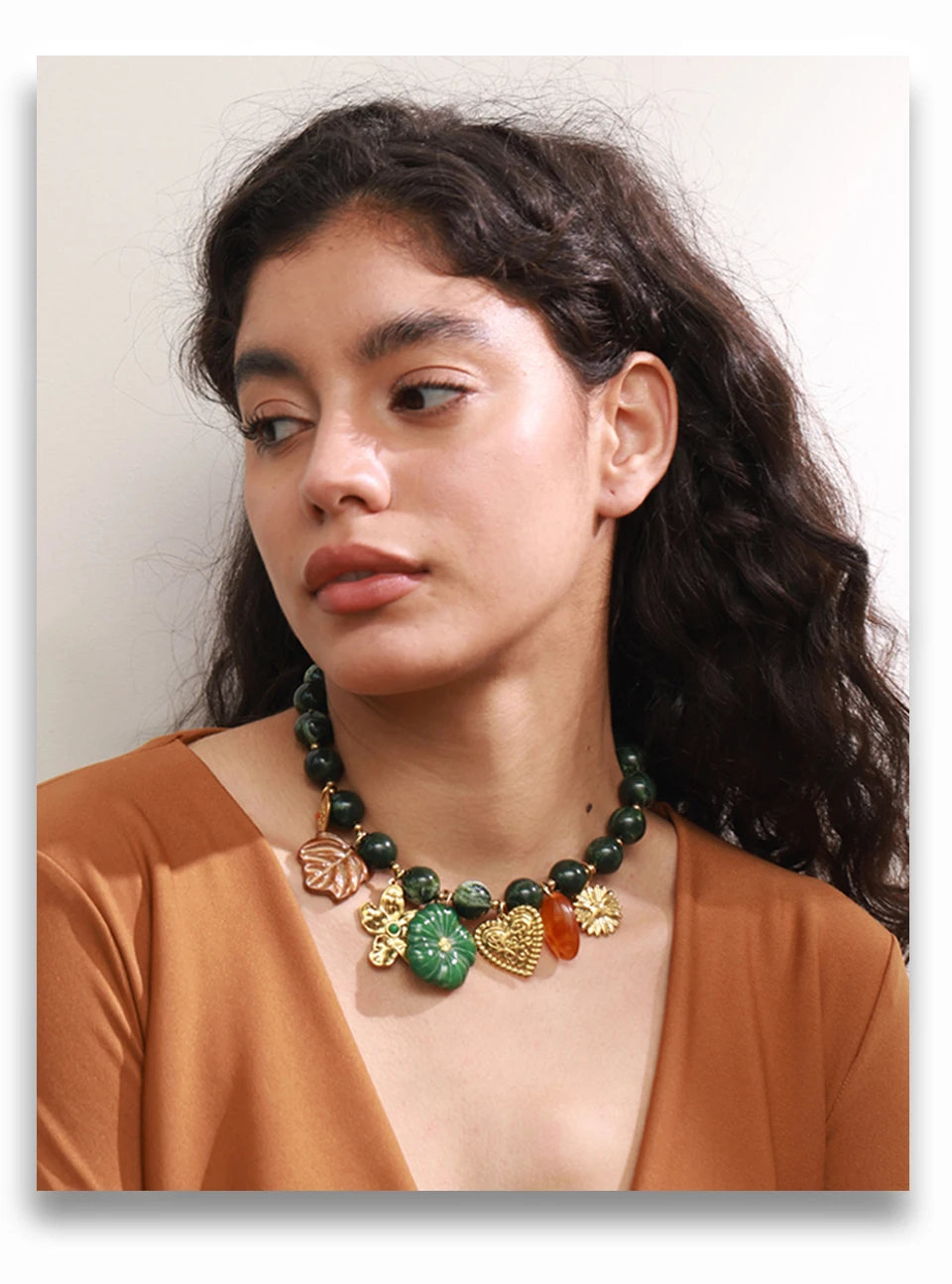 Green resin acrylic necklace in gold-plated stainless steel with resin and acrylic.