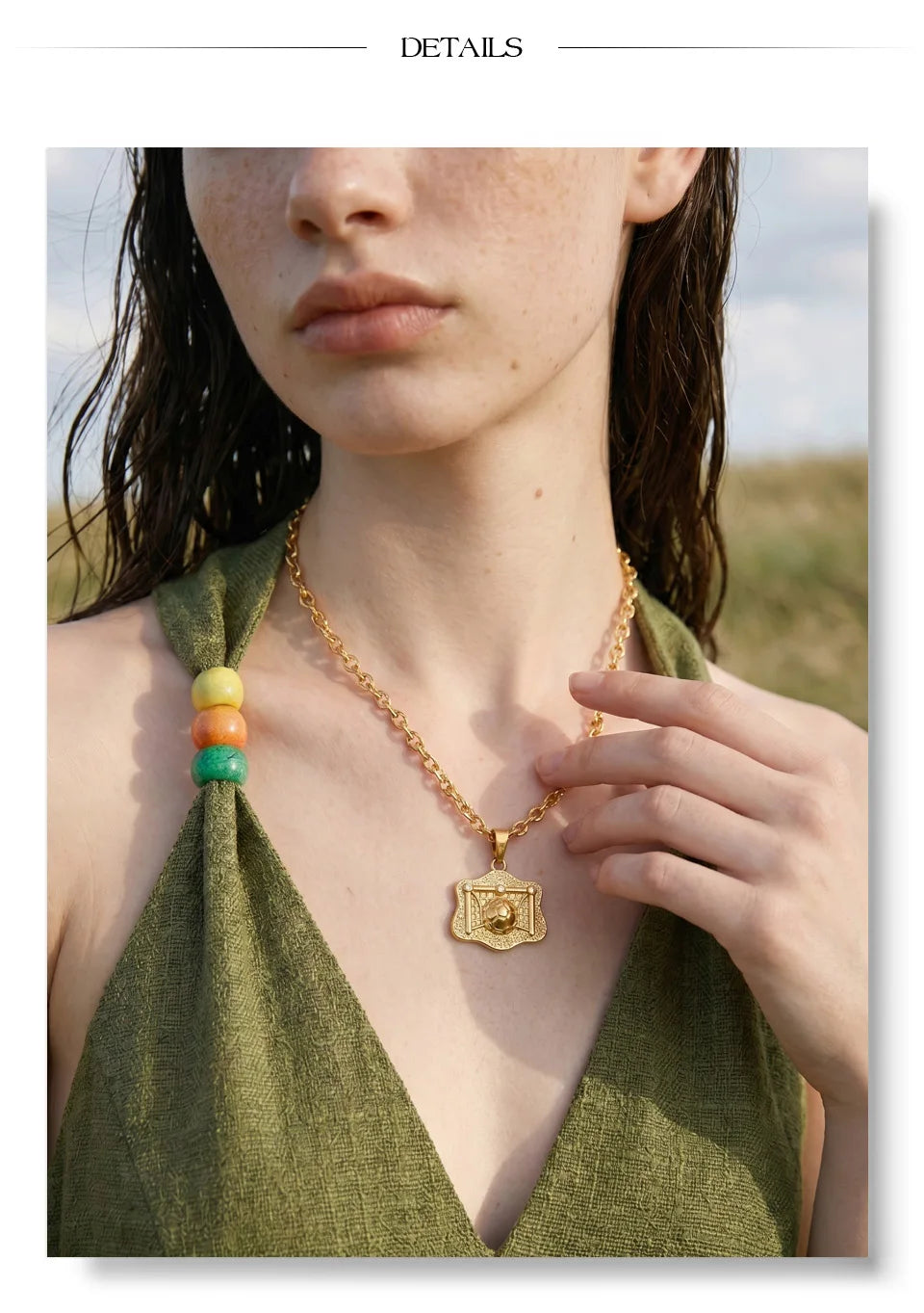 Geometric necklace in gold-plated 316L stainless steel.