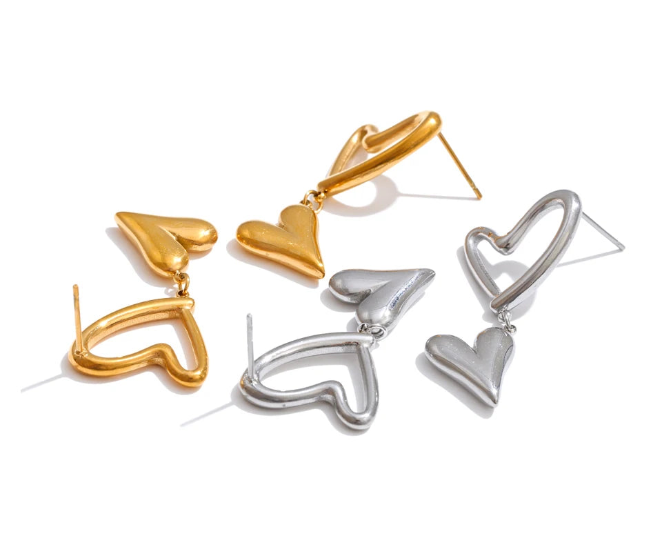 Heart earrings in gold-plated stainless steel.