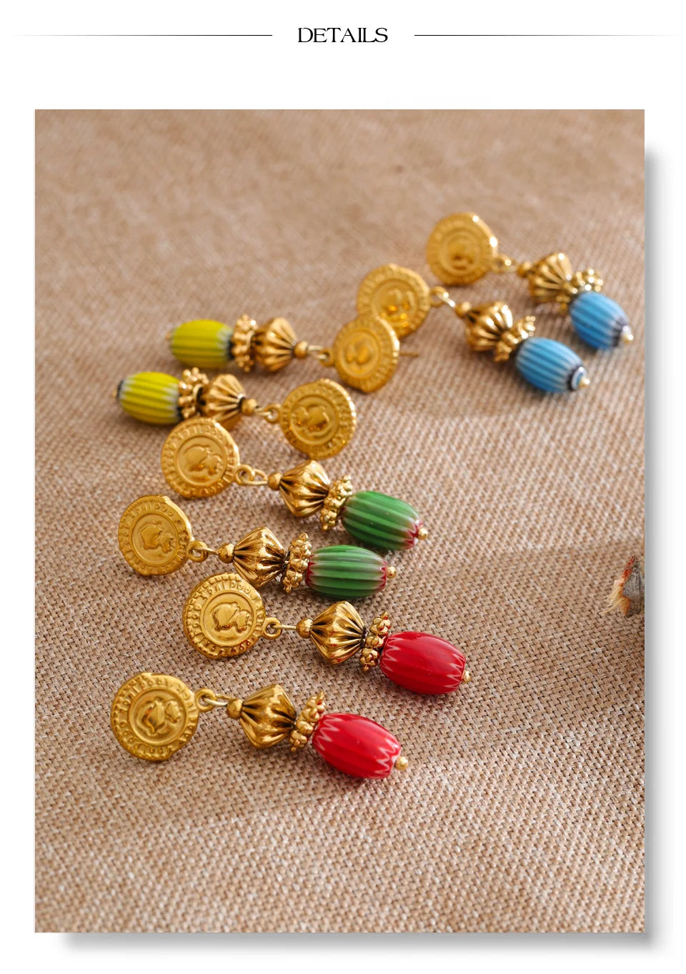 Geometric earrings in gold-plated stainless steel.